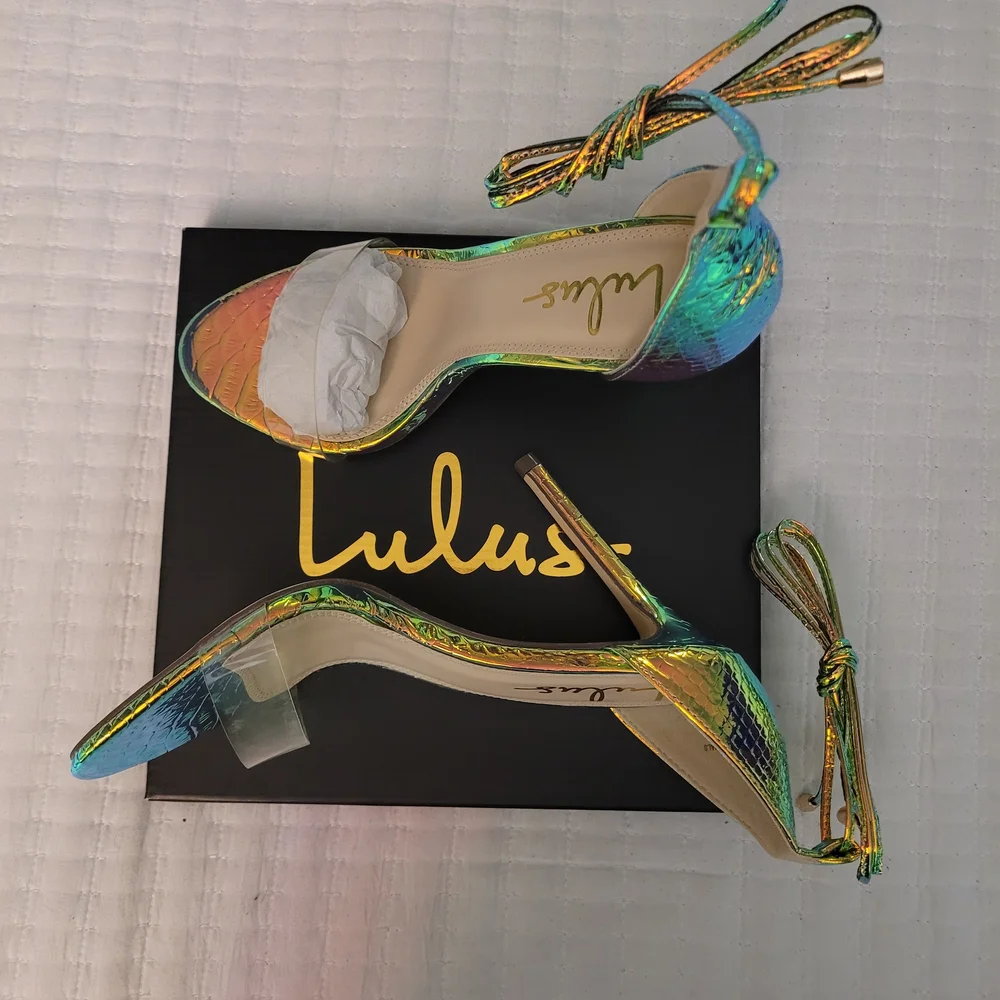 Lulu's Iridescent Gold and Green Women's Heels - Picture 2 of 7